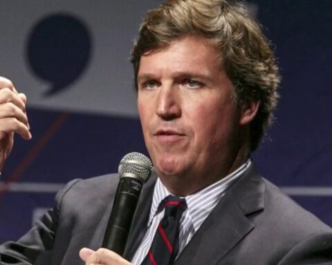 Tucker Carlson Twitter